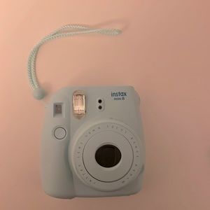 Fuii Instax mini Polaroid camera